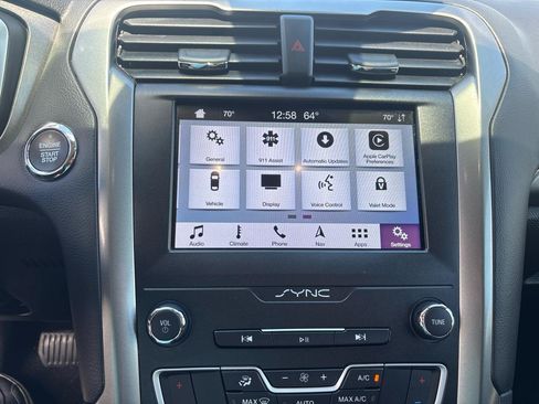 Used 2019 Ford Fusion SE FWD image 24