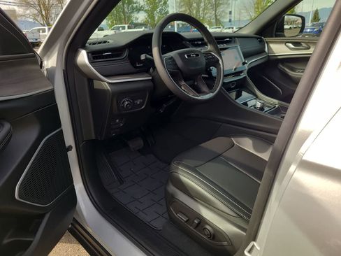 New 2026 Jeep Grand Cherokee Limited AWD/4WD image 10