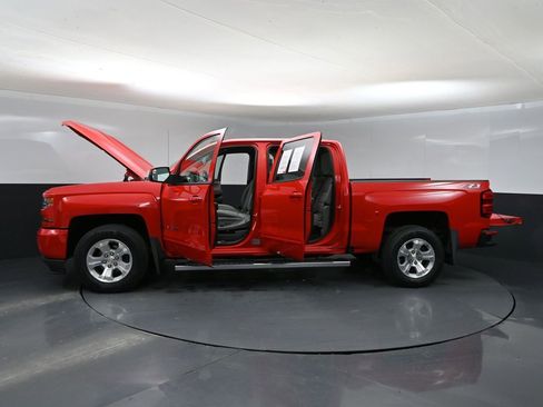 Used 2018 Chevrolet Silverado 1500 LT w/ All Star Edition AWD/4WD image 38