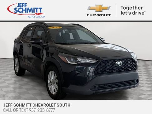 Used 2023 Toyota Corolla Cross LE image 1