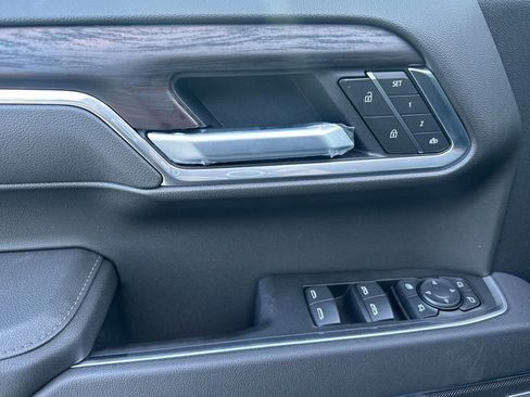 New 2026 GMC Sierra 1500 SLT image 12