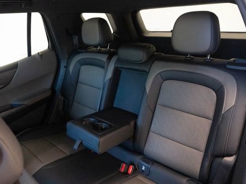 Used 2025 Chevrolet Equinox LT w/ Convenience Package II FWD image 20