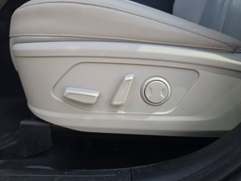 Used 2023 Kia Sorento EX w/ Panoramic Sunroof Package FWD image 16