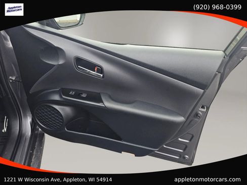Used 2019 Toyota Prius LE image 28