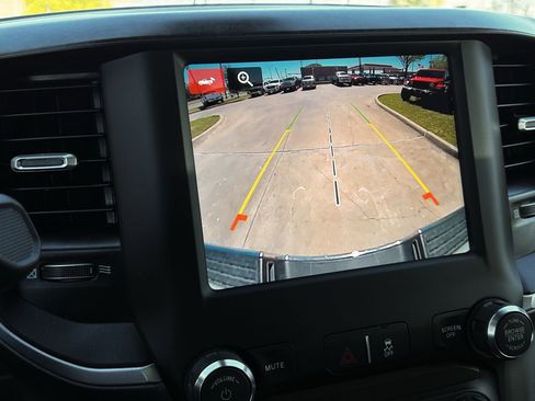 Used 2024 RAM 2500 Big Horn AWD/4WD image 19