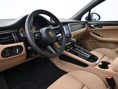 Used 2026 Porsche Macan GTS AWD/4WD image 4