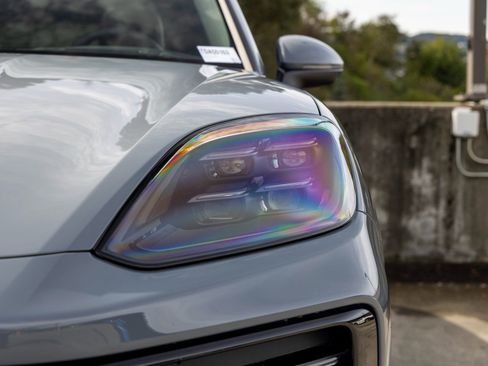 New 2026 Porsche Cayenne S image 17