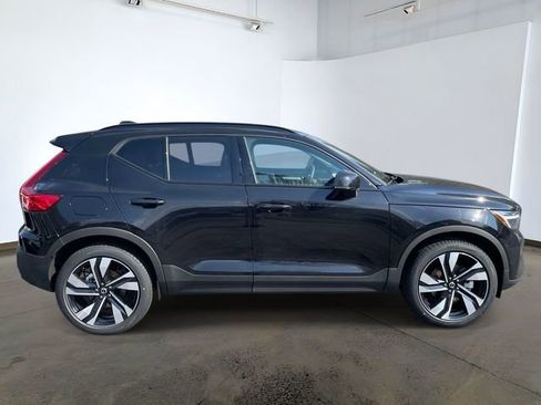 New 2026 Volvo XC40 B5 Plus w/ Protection Package Premier AWD/4WD image 6