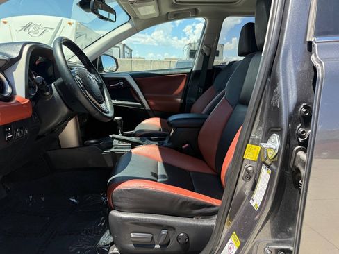 Used 2014 Toyota RAV4 Limited w/ Technology Package FWD image 16