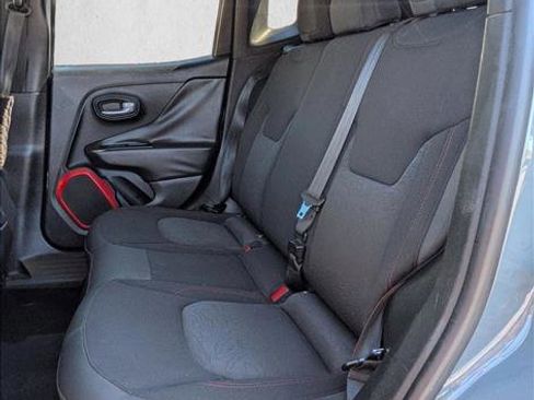 Used 2015 Jeep Renegade Trailhawk AWD/4WD image 17