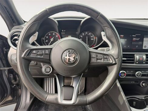 Used 2022 Alfa Romeo Giulia Veloce image 16