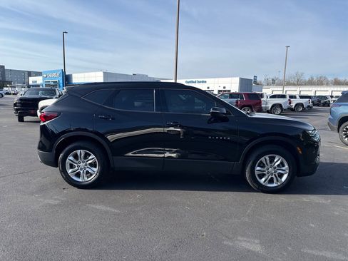 Used 2021 Chevrolet Blazer LT image 2