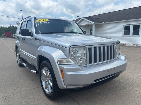 Used 2012 Jeep Liberty Sport AWD/4WD image 2