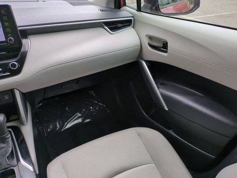 Used 2022 Toyota Corolla Cross LE FWD image 17