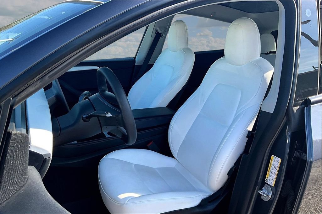 Used 2022 Tesla Model Y Performance AWD/4WD image 19