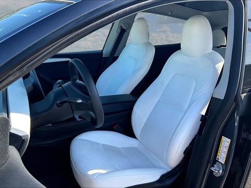 Used 2022 Tesla Model Y Performance AWD/4WD image 19
