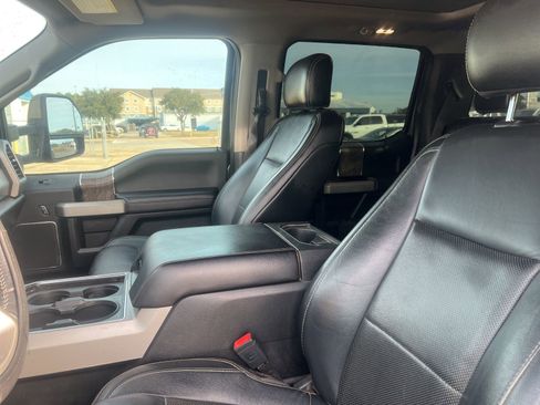 Used 2019 Ford F350 Lariat w/ Lariat Ultimate Package image 9