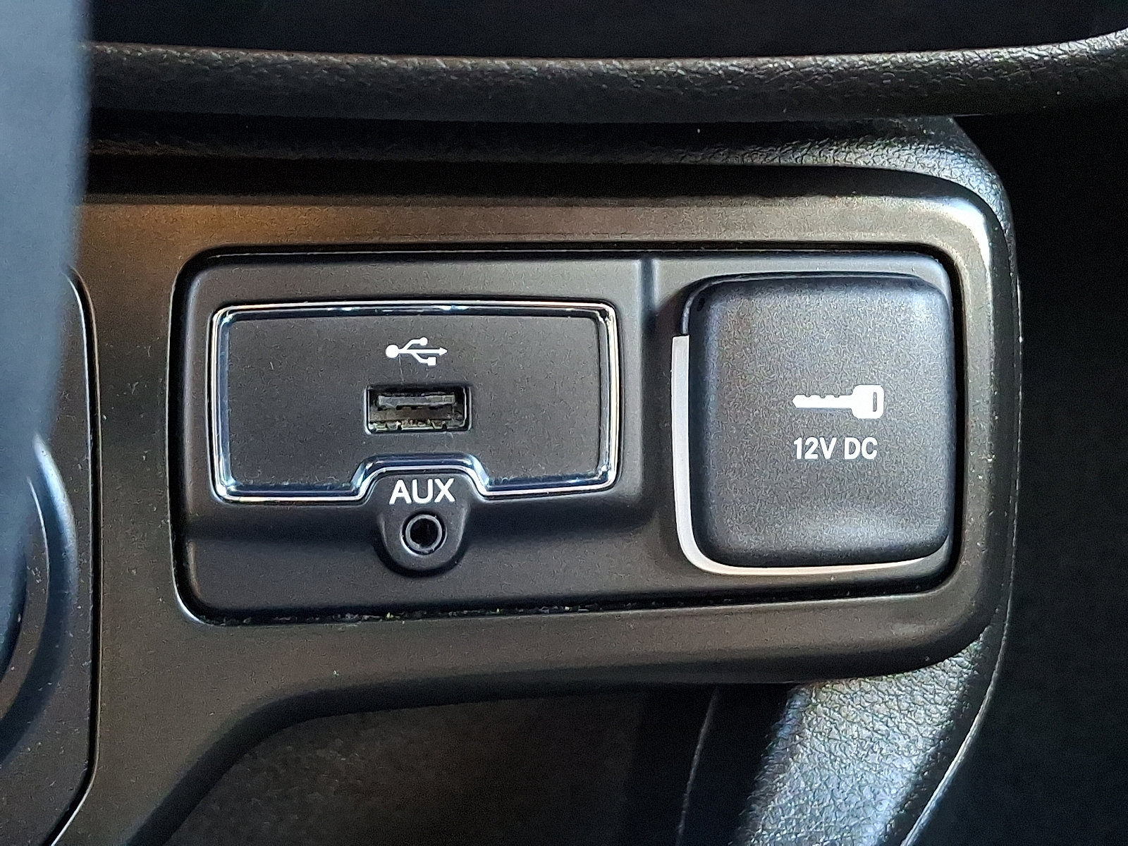 Certified 2023 Jeep Renegade Latitude AWD/4WD image 25