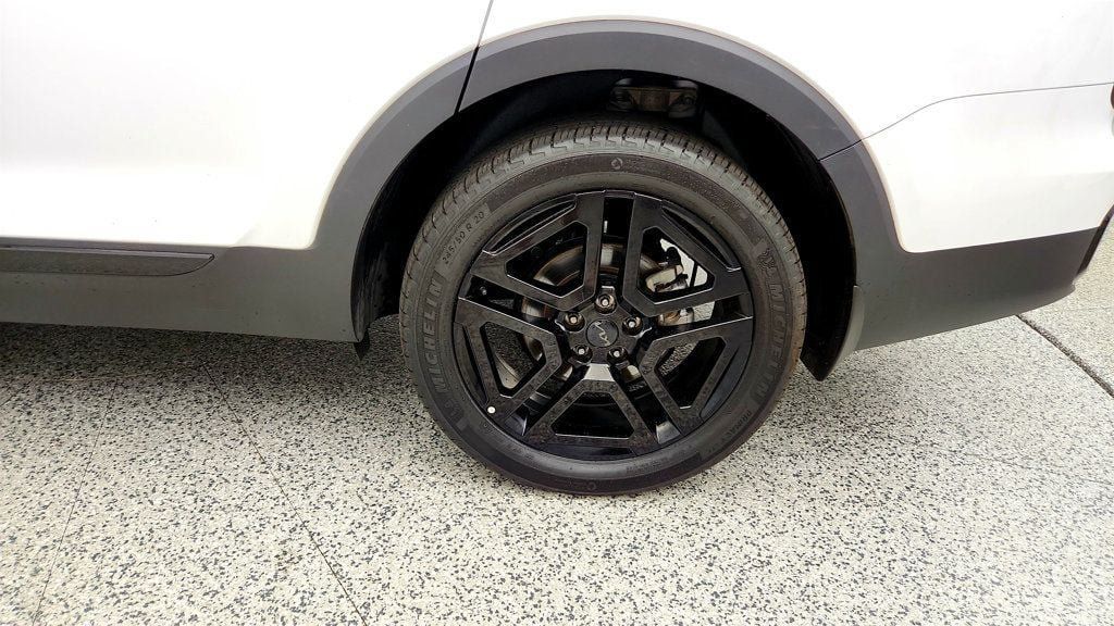 Used 2025 Kia Telluride EX X-Line AWD/4WD image 9