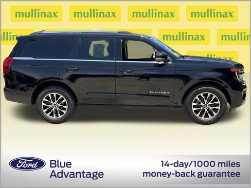 Used 2025 Ford Expedition Platinum AWD/4WD image 2