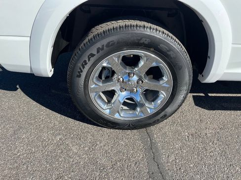 Used 2017 RAM 1500 Laramie image 43