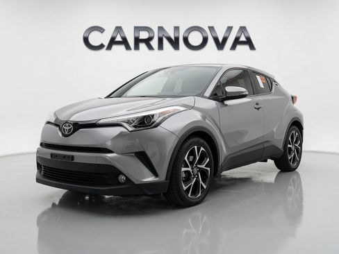 Used 2018 Toyota C-HR XLE FWD image 2