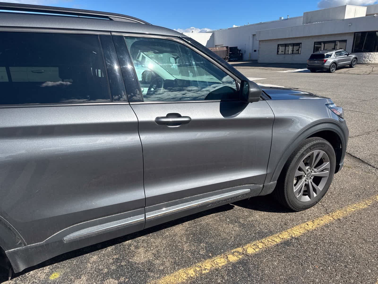 Used 2025 Ford Explorer Active w/ Active Comfort Package AWD/4WD image 26