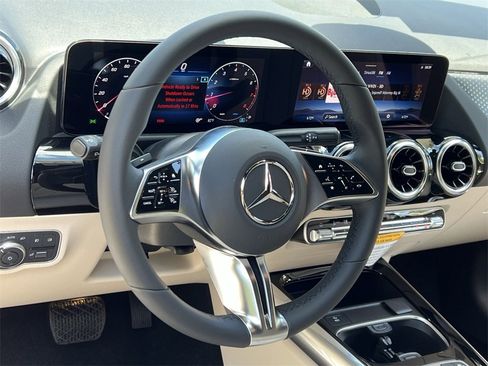 Certified 2026 Mercedes-Benz GLA 250 4MATIC image 14