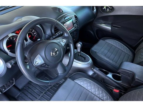Used 2015 Nissan Juke S FWD image 10