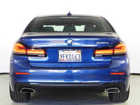 Certified 2023 BMW 530e w/ Convenience Package image 8