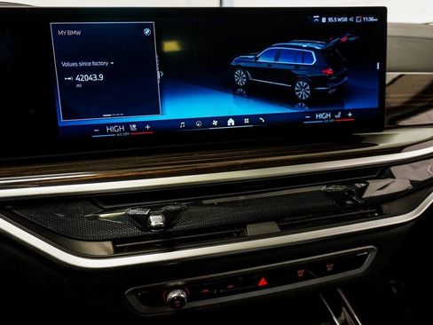 Used 2025 BMW X7 xDrive40i AWD/4WD image 30