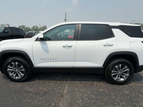 Used 2026 Chevrolet Equinox LT w/ Convenience Package II FWD image 5