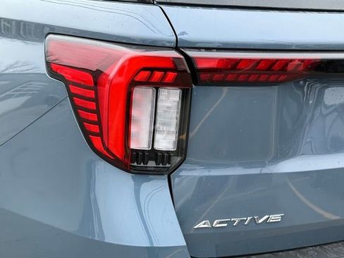 New 2026 Ford Explorer Active w/ Active Comfort Package image 9