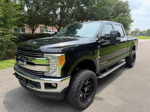 Used 2017 Ford F250 Lariat w/ Lariat Value Package AWD/4WD image 1