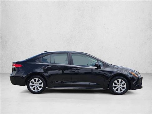 Used 2025 Toyota Corolla LE FWD image 4