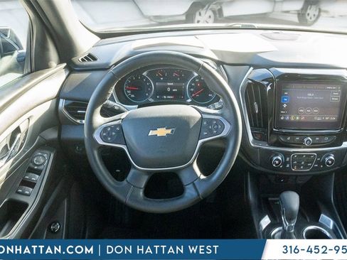 Used 2023 Chevrolet Traverse LT image 5