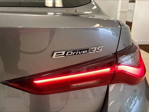 Used 2023 BMW i4 eDrive35 w/ Premium Package RWD image 9
