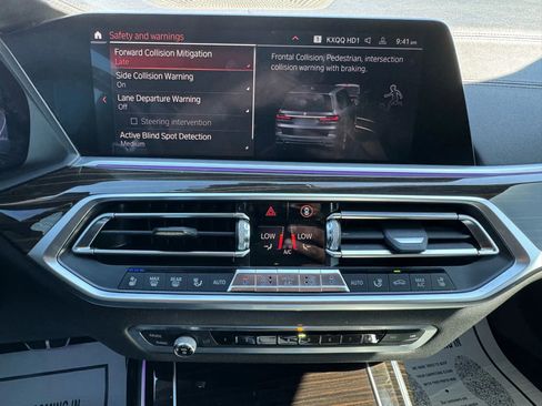 Used 2019 BMW X7 xDrive50i w/ M Sport Package image 40