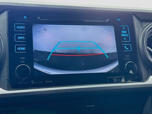 Used 2019 Toyota Tacoma TRD Off-Road w/ Technology Package image 10