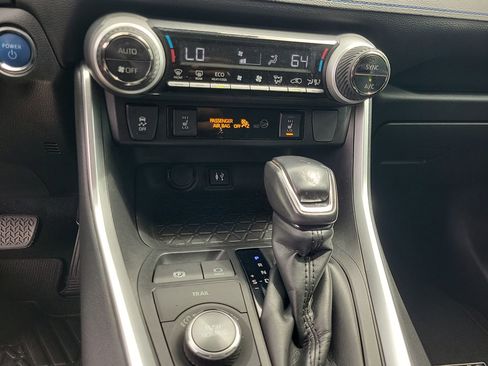 Used 2019 Toyota RAV4 XSE w/ XSE Weather Package AWD/4WD image 27