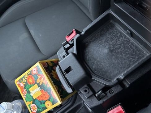 Used 2018 Jeep Wrangler Unlimited Sport S image 18