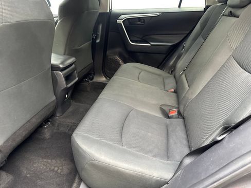 Used 2021 Toyota RAV4 LE FWD image 33