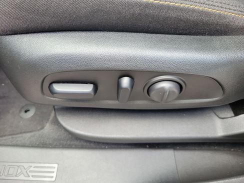 Used 2021 Chevrolet Equinox LT FWD image 17