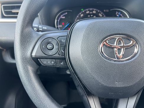 Used 2025 Toyota RAV4 LE AWD/4WD image 28