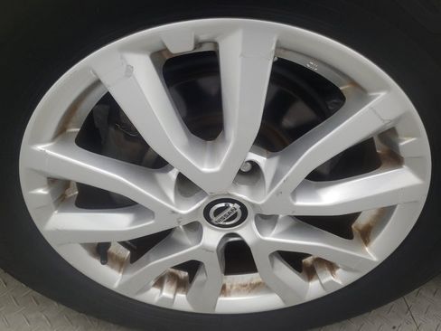 Used 2018 Nissan Rogue SV AWD/4WD image 31
