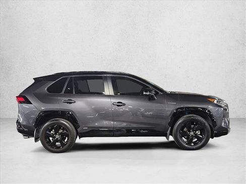 Used 2020 Toyota RAV4 XSE image 4