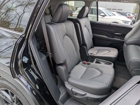 New 2026 Toyota Grand Highlander Platinum AWD/4WD image 24