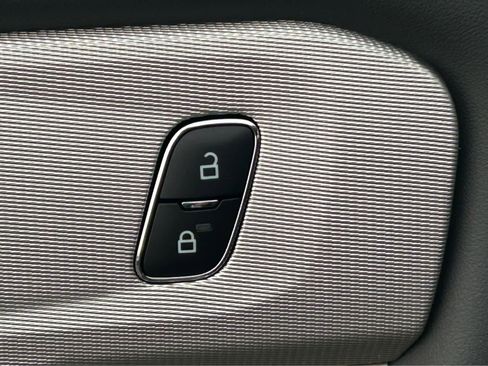 New 2026 Ford Explorer Active AWD/4WD image 17