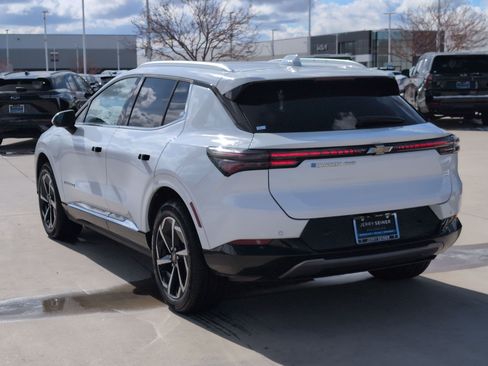 Used 2024 Chevrolet Equinox EV LT w/ LPO, All-Weather Mat Package image 4