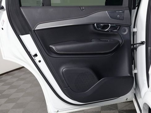 Used 2022 Volvo XC90 T8 R-Design w/ Advanced Package image 14